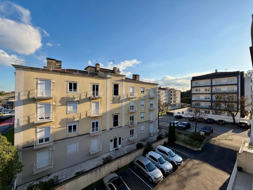 Apartamento T3 para Venda em Parceiros e Azoia Foto 21