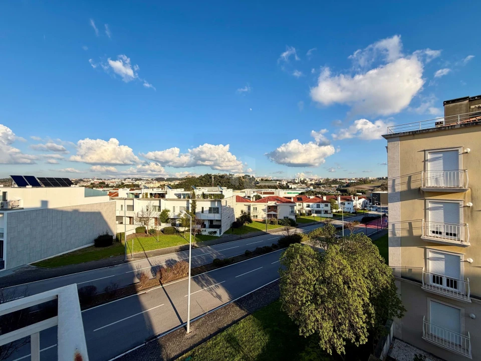 Apartamento T3 para Venda em Parceiros e Azoia Foto 16