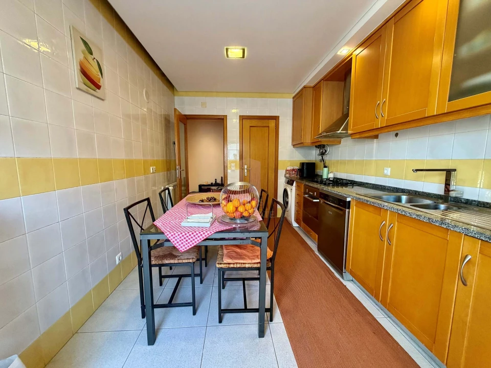 Apartamento T3 para Venda em Parceiros e Azoia Foto 5