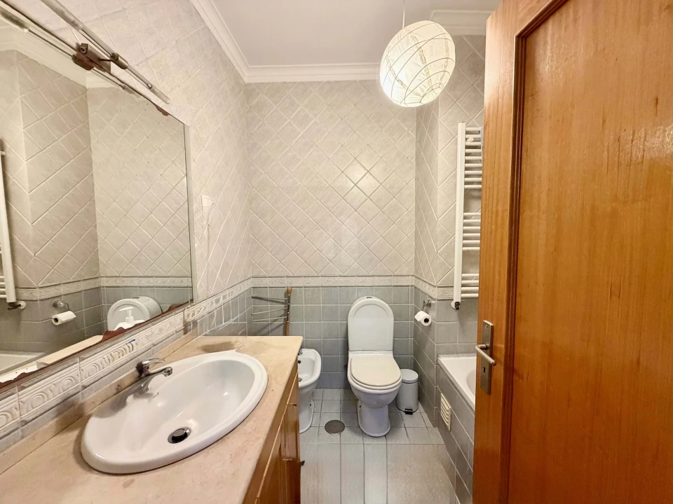 Apartamento T3 para Venda em Parceiros e Azoia Foto 12
