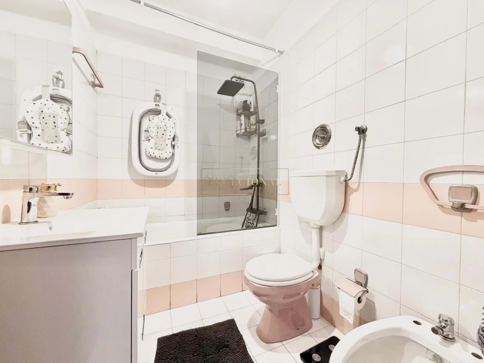 Apartamento T2 para Venda em Cedofeita, Santo Ildefonso, Sé, Miragaia, São Nicolau e Vitória Foto 5