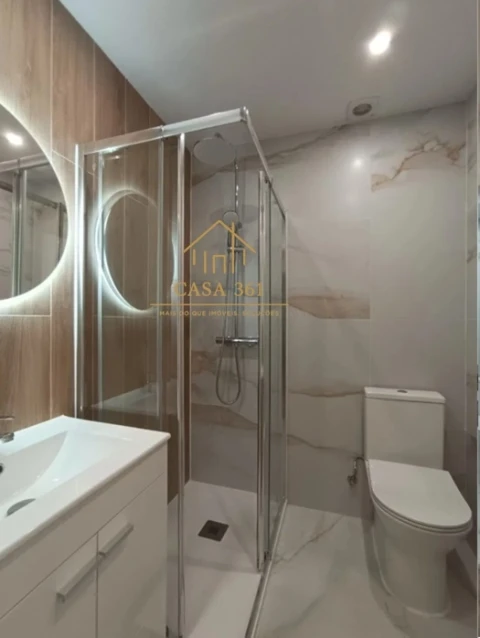 Apartamento T2 para Venda em Sacavém e Prior Velho