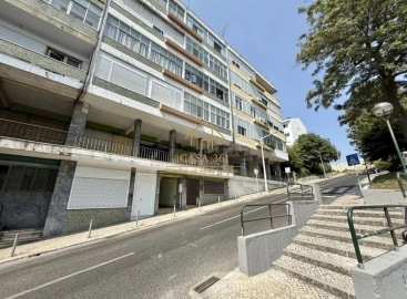 Apartamento T2 para Venda em Sacavém e Prior Velho