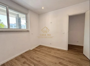Apartamento T2 para Venda em Sacavém e Prior Velho