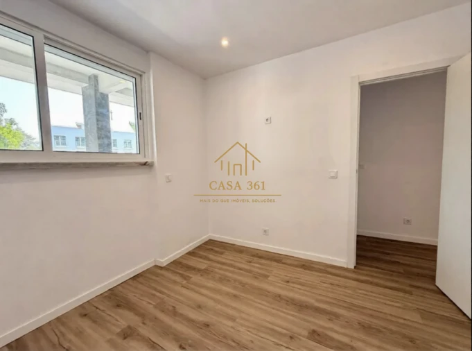 Apartamento T2 para Venda em Sacavém e Prior Velho Foto 6
