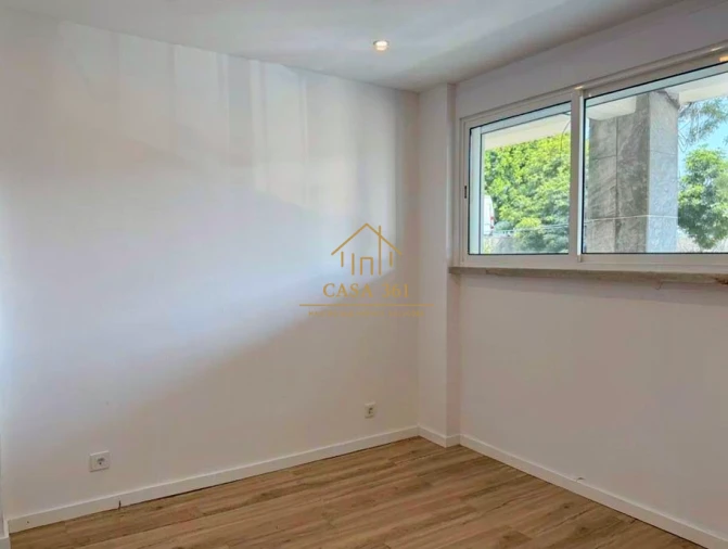 Apartamento T2 para Venda em Sacavém e Prior Velho Foto 5