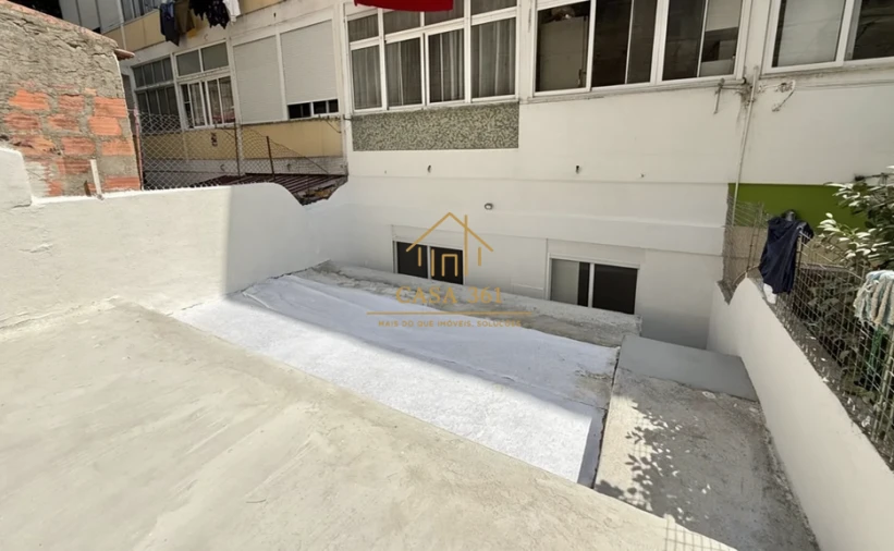 Apartamento T2 para Venda em Sacavém e Prior Velho Foto 4