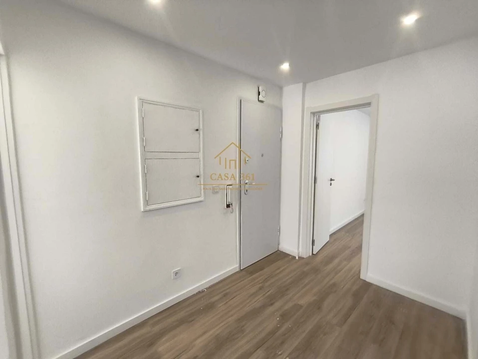 Apartamento T2 para Venda em Póvoa de Santa Iria e Forte da Casa Foto 4