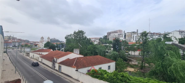 Apartamento T3 para Arrendamento em Leiria, Pousos, Barreira e Cortes