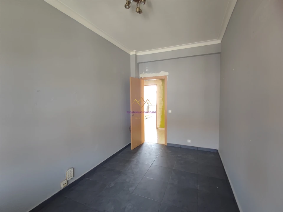 Apartamento T3 para Venda em Seixal, Arrentela e Aldeia de Paio Pires Foto 19