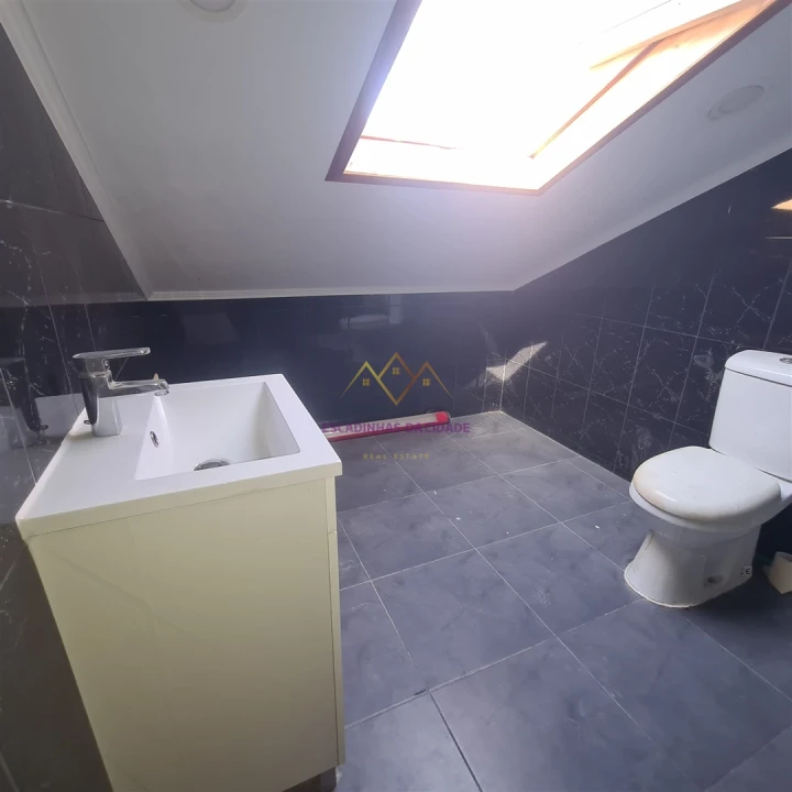 Apartamento T3 para Venda em Seixal, Arrentela e Aldeia de Paio Pires Foto 32