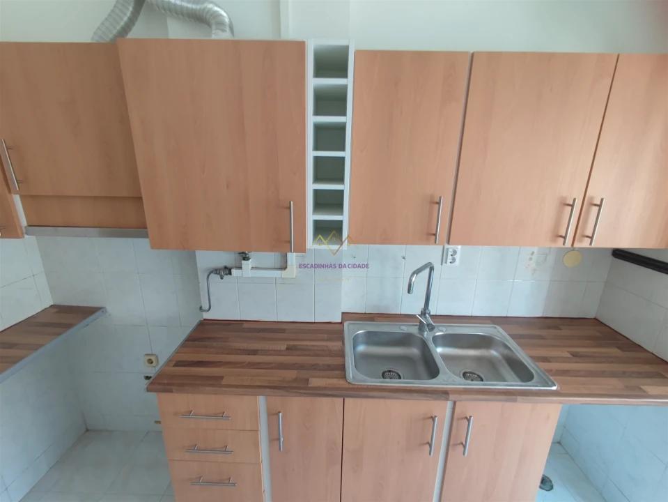 Apartamento T3 para Venda em Seixal, Arrentela e Aldeia de Paio Pires Foto 1