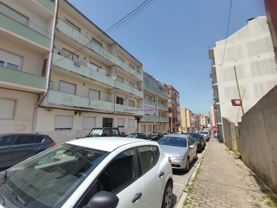 Apartamento T3 para Venda em Seixal, Arrentela e Aldeia de Paio Pires Foto 9