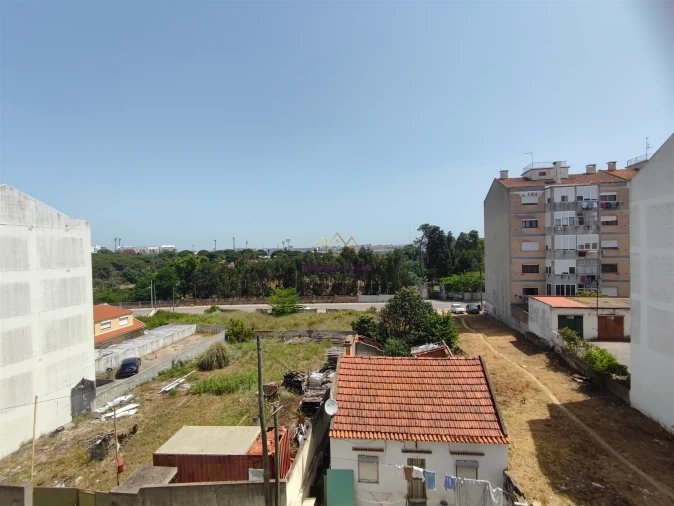 Apartamento T3 para Venda em Seixal, Arrentela e Aldeia de Paio Pires Foto 27