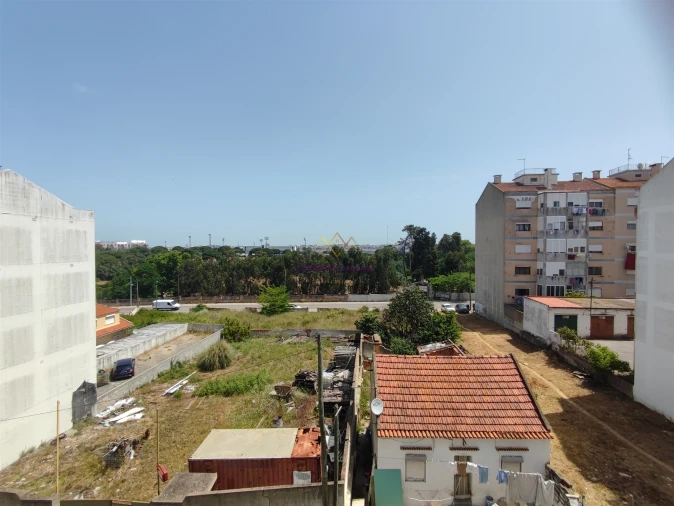 Apartamento T3 para Venda em Seixal, Arrentela e Aldeia de Paio Pires Foto 13