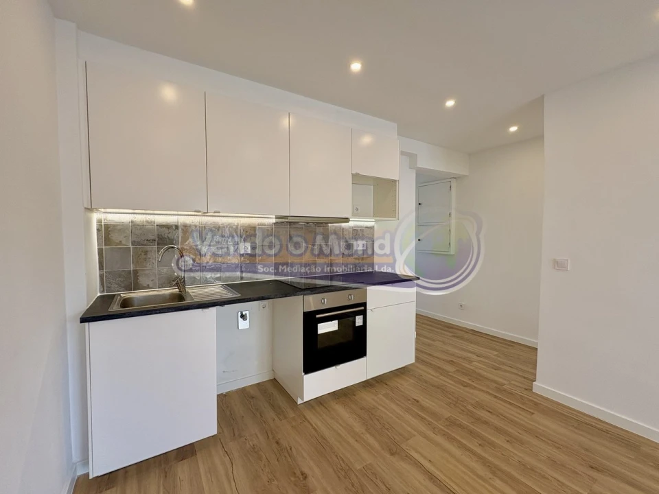 Apartamento T2 para Venda em Póvoa de Santa Iria e Forte da Casa Foto 1