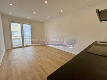 Apartamento T2 para Venda em Póvoa de Santa Iria e Forte da Casa