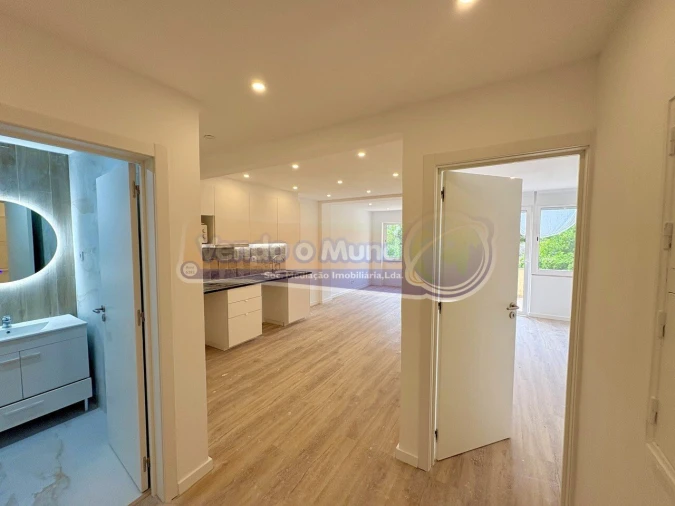 Apartamento T2 para Venda em Póvoa de Santa Iria e Forte da Casa Foto 9