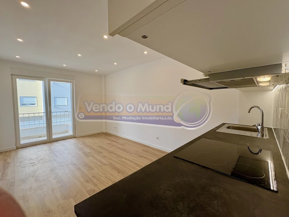 Apartamento T2 para Venda em Póvoa de Santa Iria e Forte da Casa Foto 7