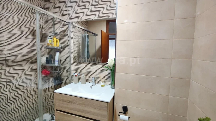 Apartamento T2 para Venda em Oliveira do Douro Foto 10
