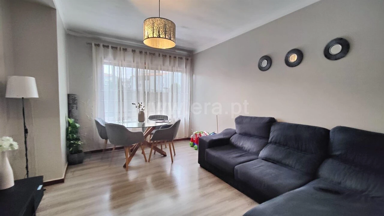 Apartamento T2 para Venda em Oliveira do Douro Foto 1