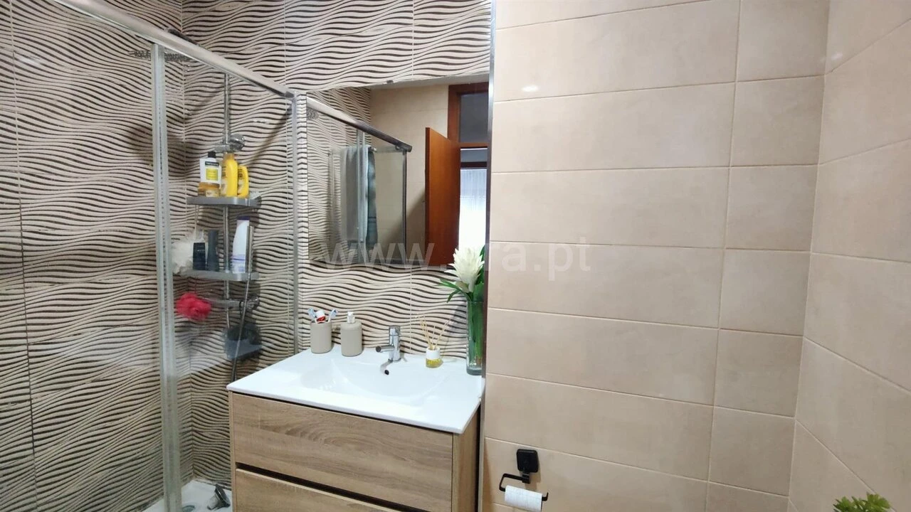 Apartamento T2 para Venda em Oliveira do Douro Foto 10
