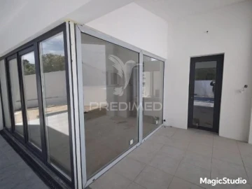 Moradia T3 para Venda em Charneca de Caparica e Sobreda