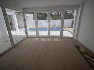 Moradia T3 para Venda em Charneca de Caparica e Sobreda