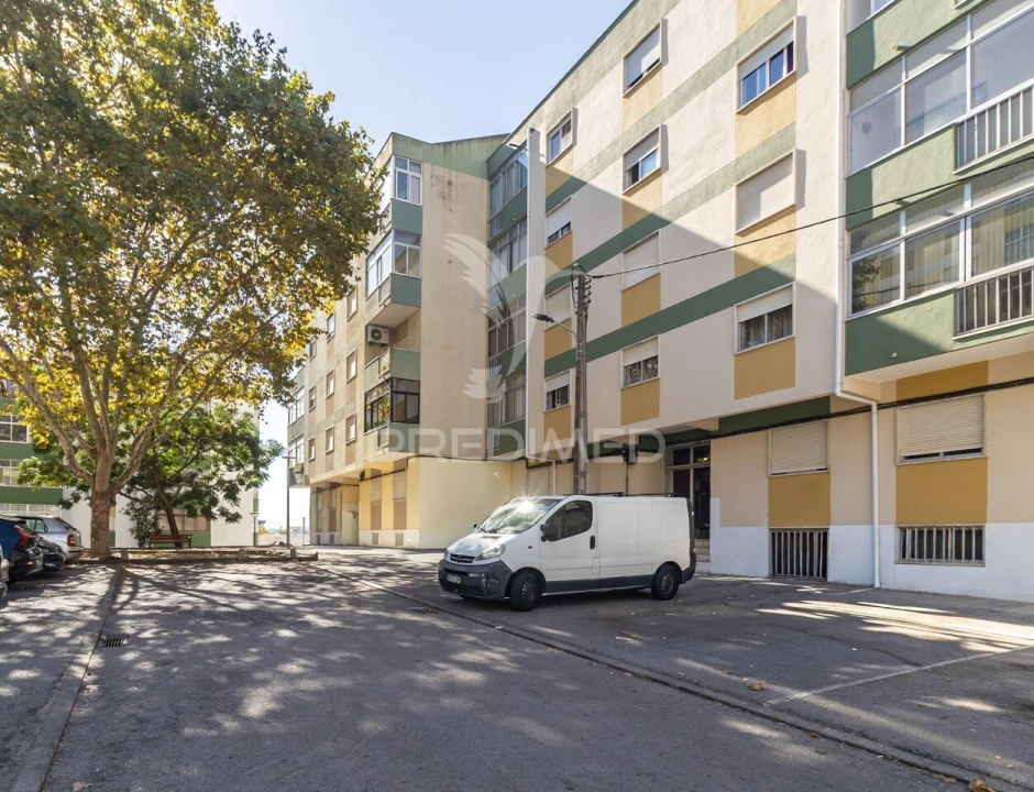 Apartamento T3 para Venda em Corroios Foto 1