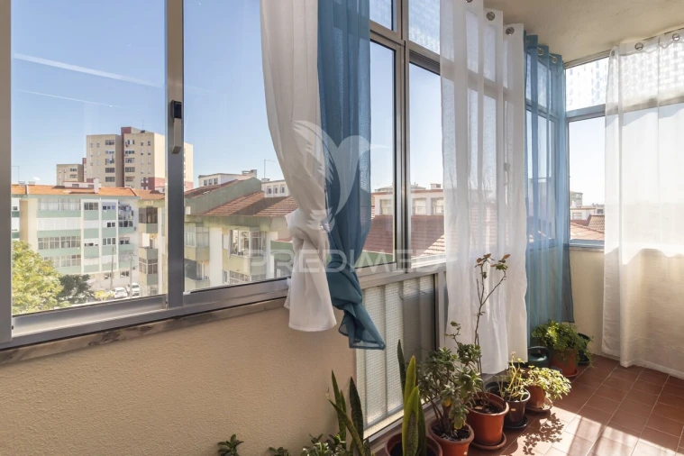 Apartamento T3 para Venda em Corroios Foto 13
