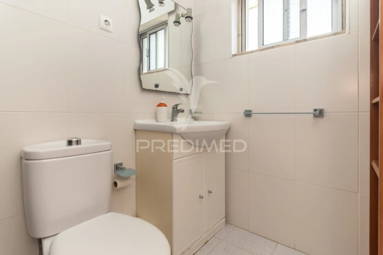 Apartamento T3 para Venda em Corroios Foto 24