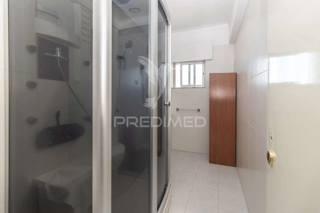 Apartamento T3 para Venda em Corroios Foto 23