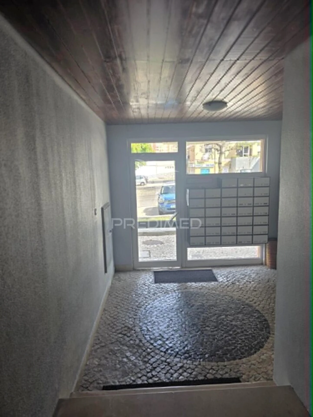 Apartamento T1 para Venda em Corroios Foto 1
