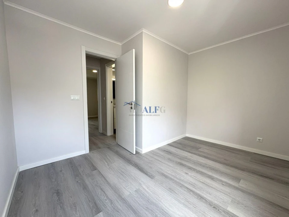 Apartamento T3 para Venda em Laranjeiro e Feijó Foto 16