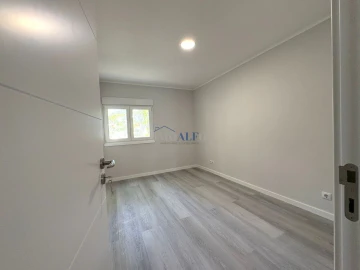 Apartamento T3 para Venda em Laranjeiro e Feijó