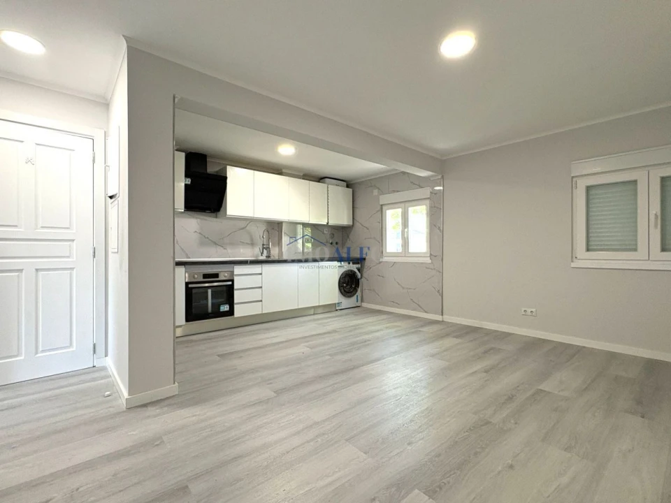Apartamento T3 para Venda em Laranjeiro e Feijó Foto 3