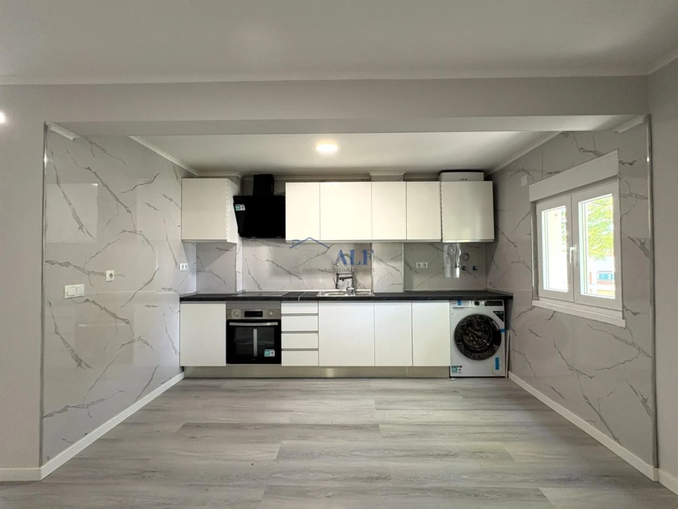 Apartamento T3 para Venda em Laranjeiro e Feijó Foto 5