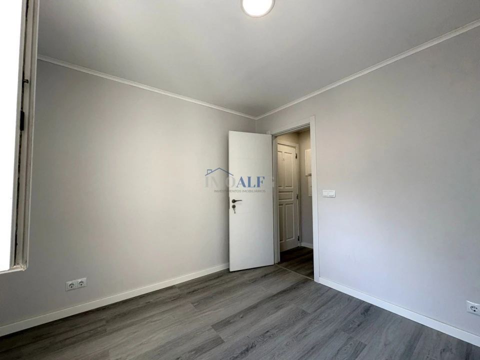 Apartamento T3 para Venda em Laranjeiro e Feijó Foto 11