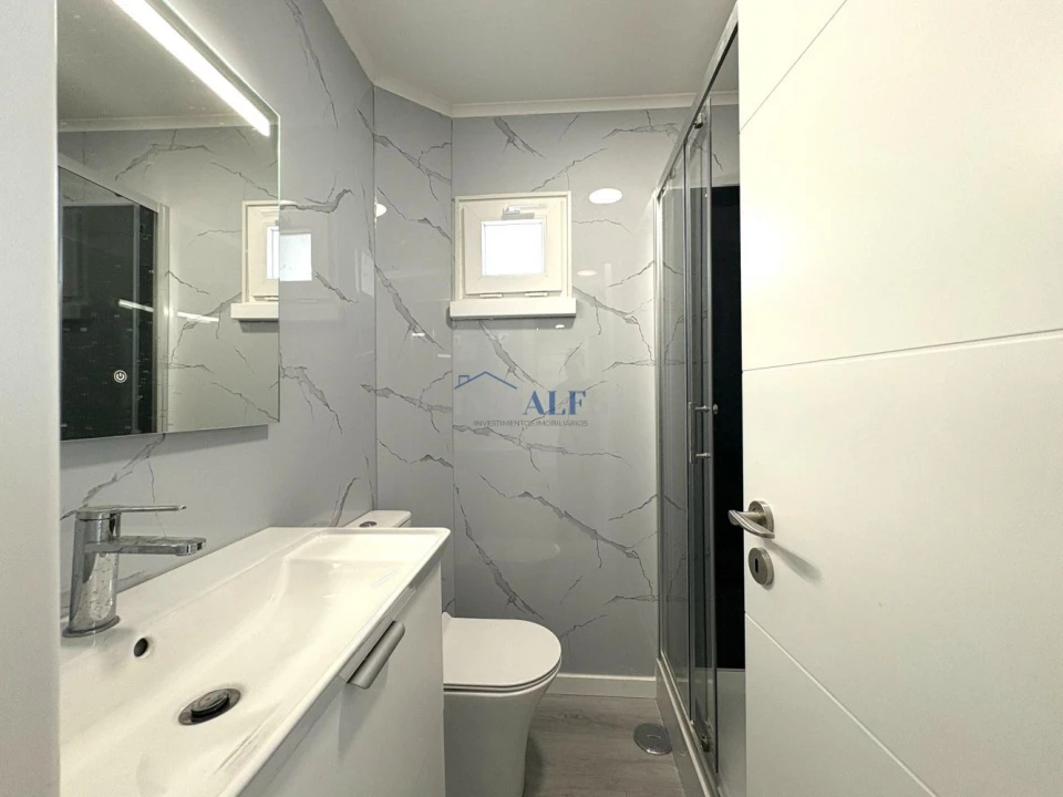 Apartamento T3 para Venda em Laranjeiro e Feijó Foto 21