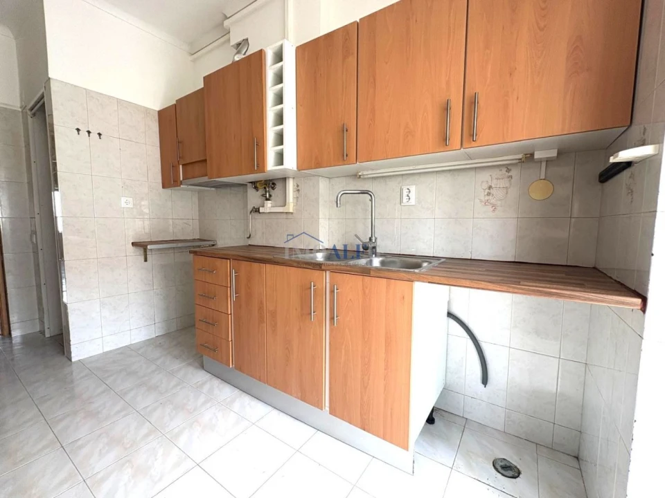 Apartamento T3 para Venda em Seixal, Arrentela e Aldeia de Paio Pires Foto 3