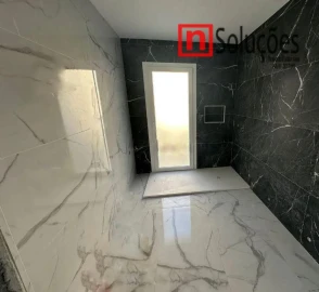 Moradia T5 para Venda em Nossa Sra de Fatima