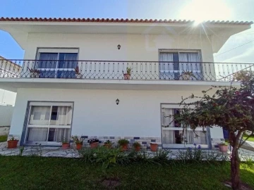 Moradia T4 para Venda em Marvila, Ribeira Santarém, São Salvador, São Nicolau