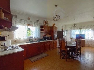 Moradia T4 para Venda em Marvila, Ribeira Santarém, São Salvador, São Nicolau
