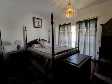 Moradia T4 para Venda em Marvila, Ribeira Santarém, São Salvador, São Nicolau