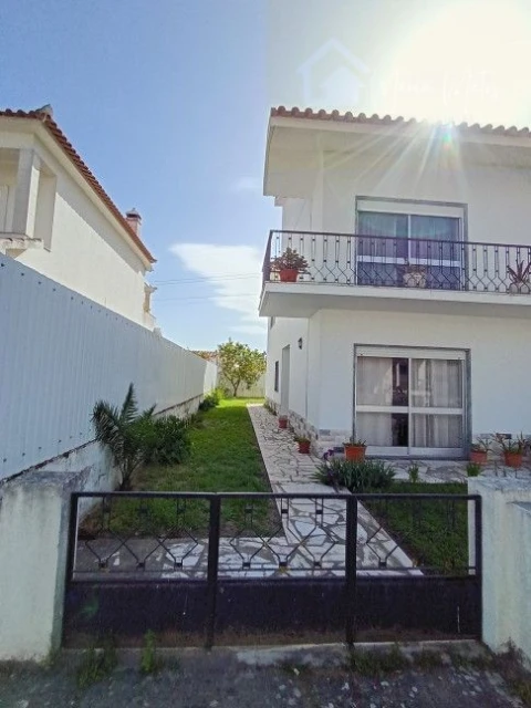 Moradia T4 para Venda em Marvila, Ribeira Santarém, São Salvador, São Nicolau