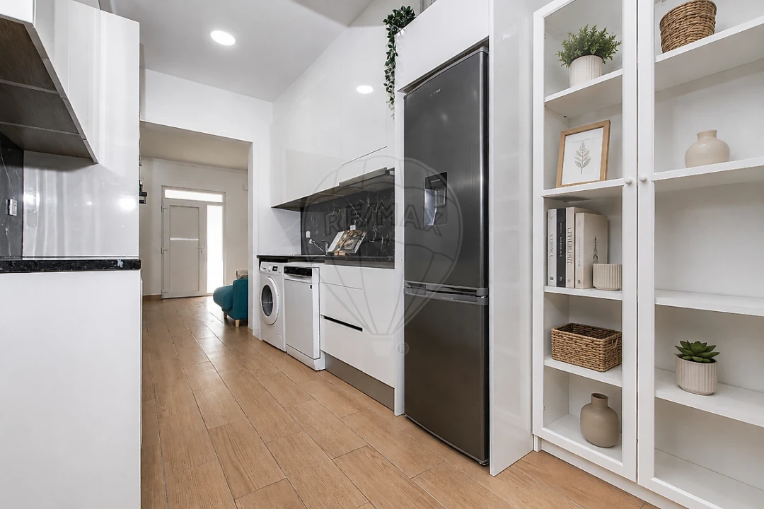 Apartamento T1 para Venda em Camarate, Unhos e Apelação Foto 8