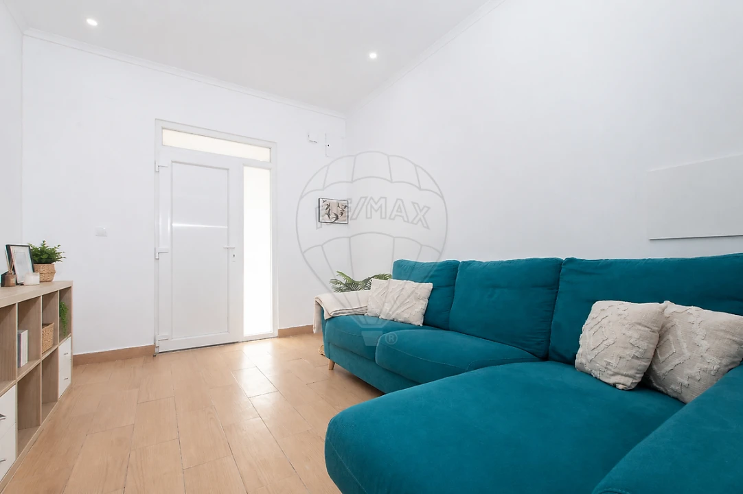 Apartamento T1 para Venda em Camarate, Unhos e Apelação Foto 10