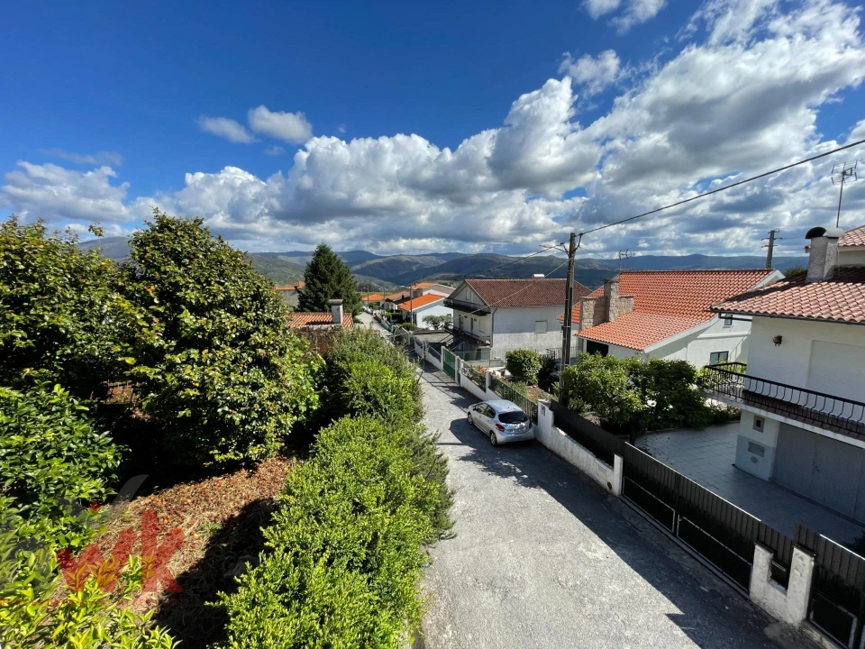 Moradia T4 para Venda em Santa Ovaia e Vila Pouca da Beira Foto 11