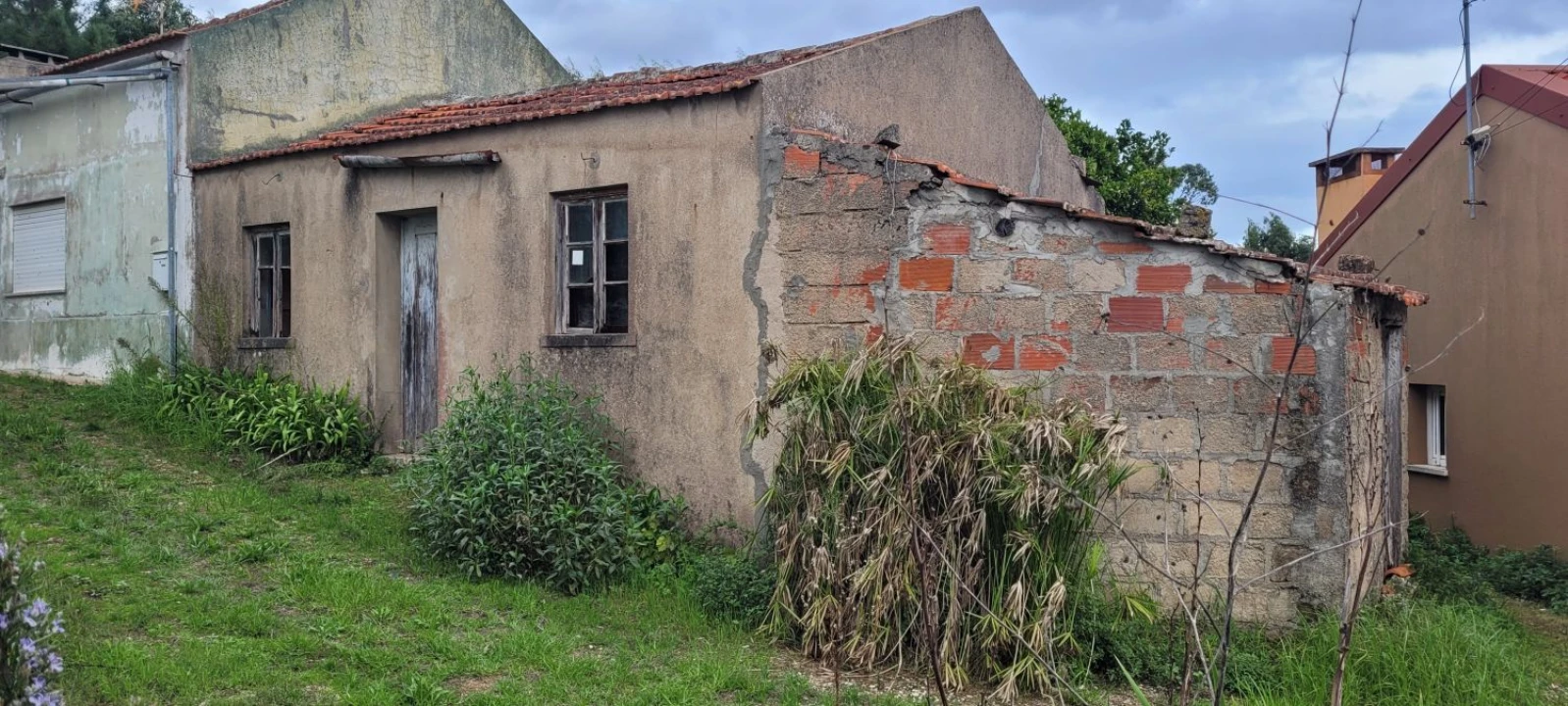 Moradia T2 para Venda em Tavarede Foto 1