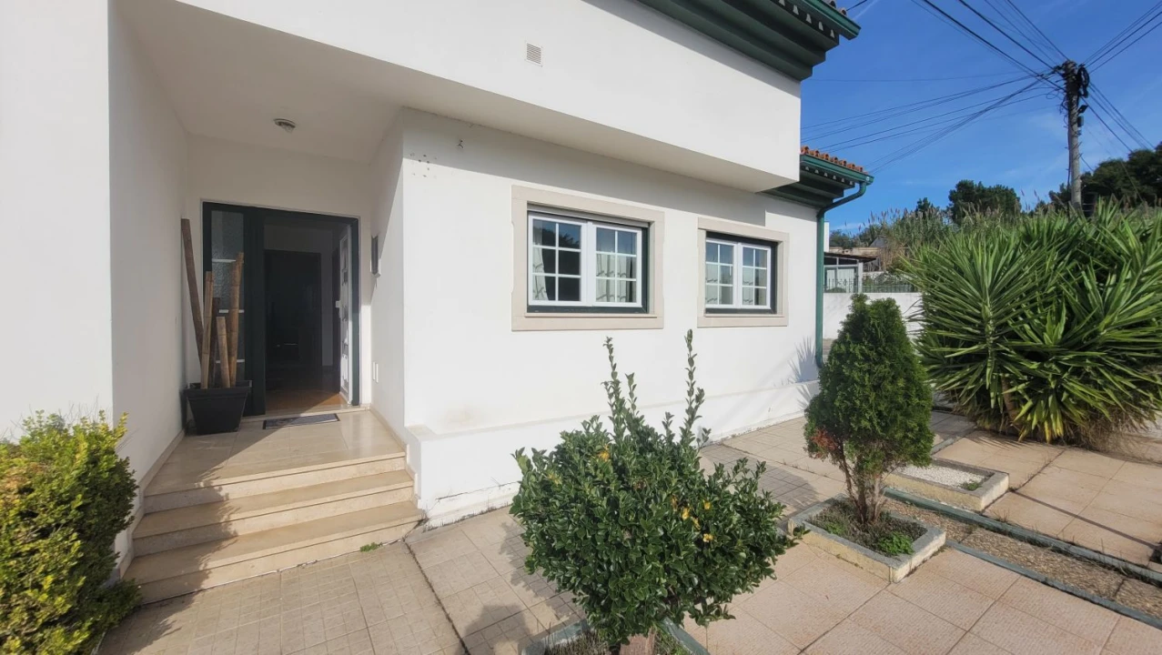 Moradia T4 para Venda em Tavarede Foto 3